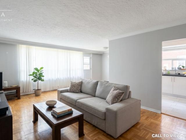 2 458 Lawrence Ave W, North York, Ontario M5M 1C4 SPACIOUS 3 BEDROOM APARTMENT IN A VIBRANT NEIGHBORHOOD [object Promise] for Rent