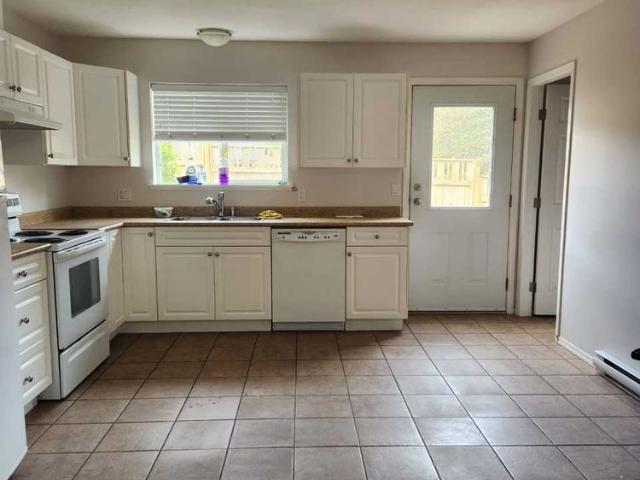 $2,400 / 3br – Spacious Townhouse near beautiful river trails