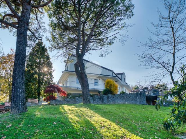 2.400 / mese, 333 Mq Tecnocasa.it 61139276