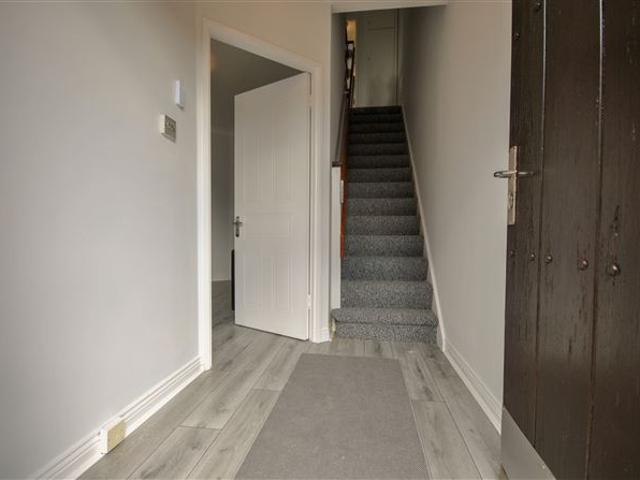 2,400 / month | Eglinton Wood, Eglinton Road, Donnybrook, Dublin 4 Eoin O'Neill Property Advisers 5006 MyHome. Ie Lettings
