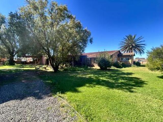 2 400m² rural farm property for sale