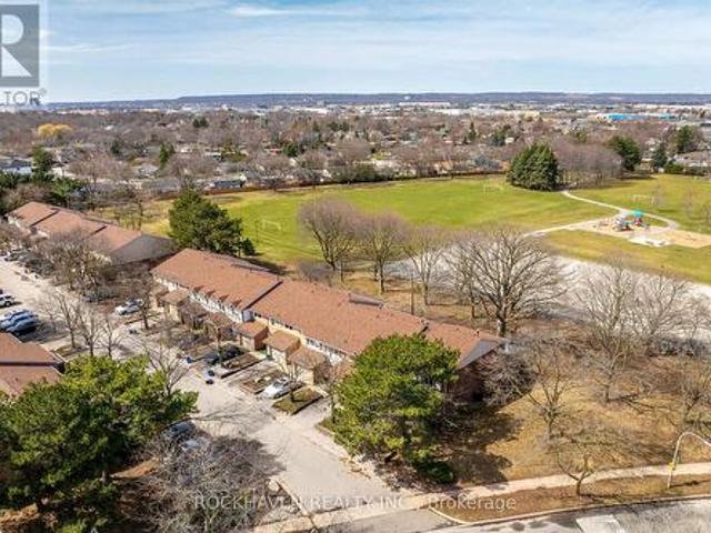 2 4201 Longmoor Drive, Burlington, ON, L7L 5J9 townhouse for sale | Listing ID W12299 | Royal LePage