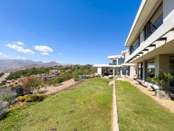 $ 2.500.000 Casa en Arriendo en Colina 5 dormitorios 5 baños / Magnolia Property