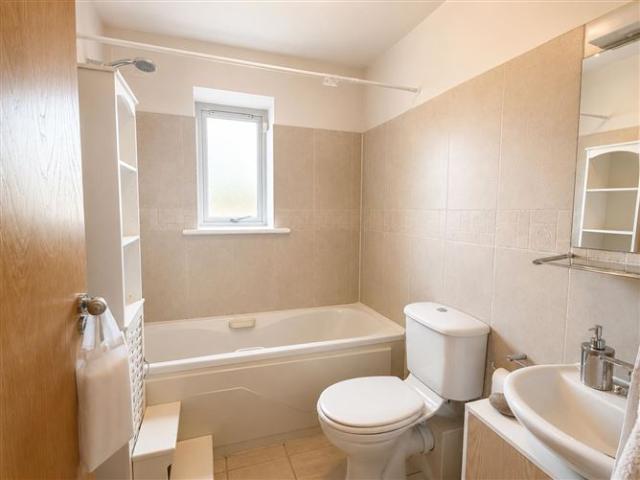 2,500 / month | 4 Grianan Fidh, Aiken's Village, Dublin 18, Co. Dublin Diolta Estate Agency 5012 MyHome. Ie Lettings