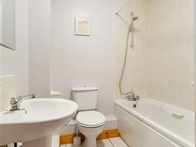 2,500 / month | 27 Woodbrook Hall, Riverwood Road, Castleknock, Dublin 15 Ed Dempsey & Associates 4663 MyHome. Ie Lettings