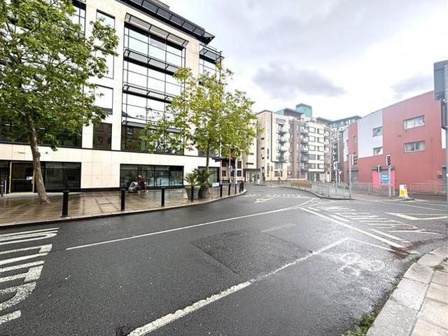 2,500 / month | Blackhall Square, North King Street, Dublin 7 Ray Cooke Auctioneers 5007 MyHome. Ie Lettings
