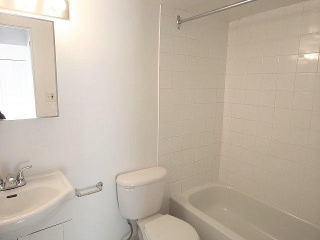2.5 AVAILABLE NOW – 7705 Acadie