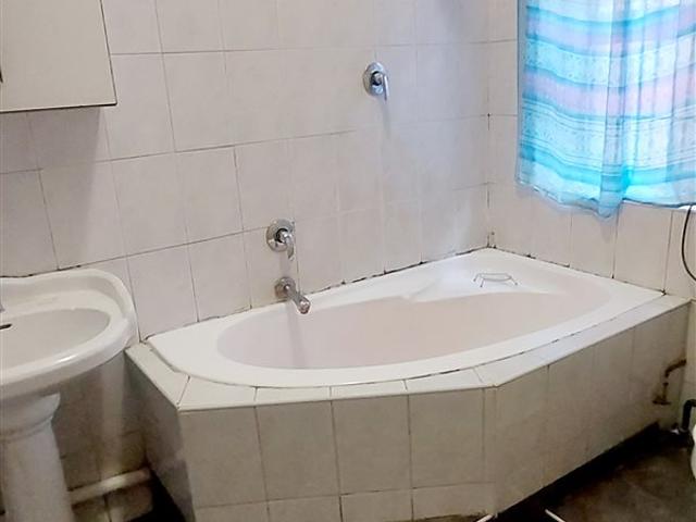 2.5 Bed Apartment in Esplanade