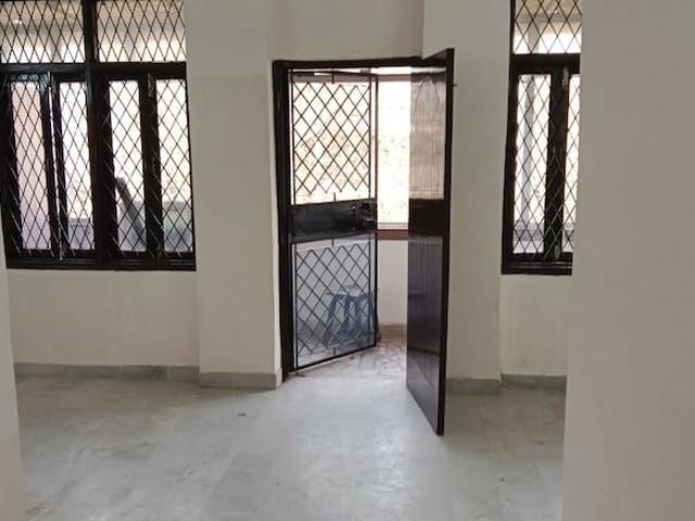2.5 Bedroom 125 Sq.Yd. Builder Floor in Chittaranjan Park Delhi Listing ID: #10257