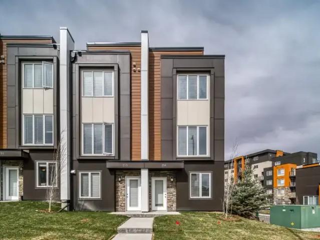 2.5 Bedroom Townhouse Calgary AB 102306183