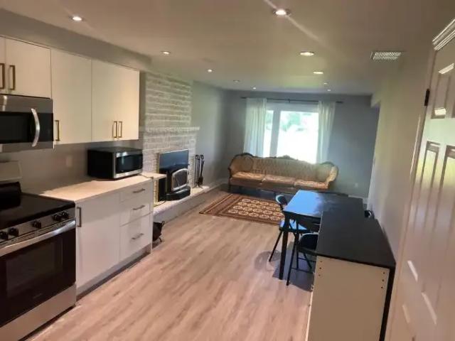 2.5 Bedroom Apartment King City ON LS102847000