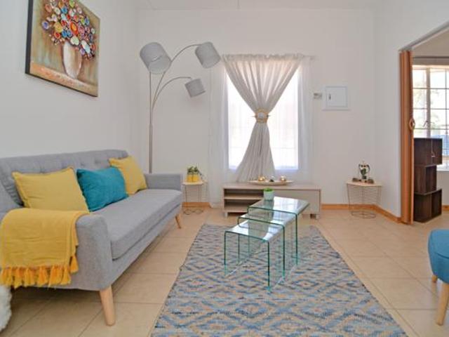 2.5 Bedroom Apartment in Flamwood