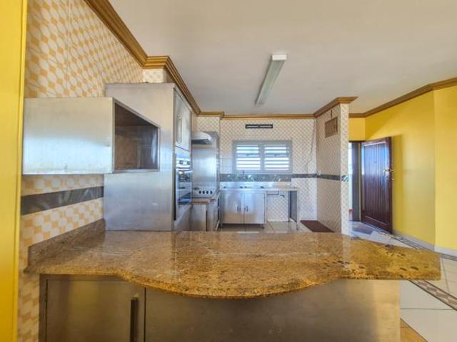2 Bedroom Apartment in North Beach