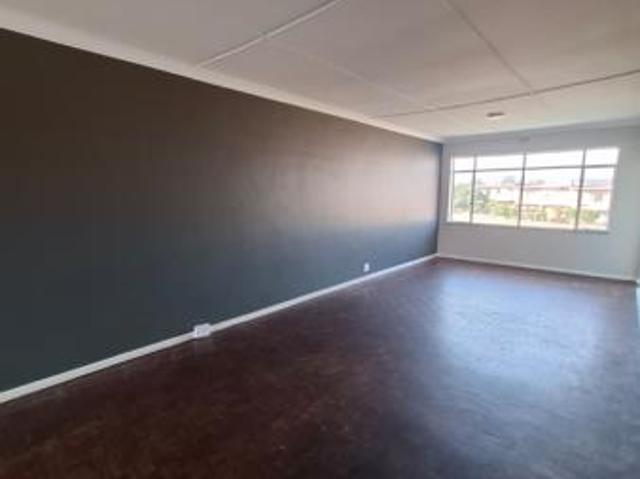2.5 Bedroom Apartment in Parkrand