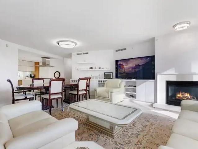 2.5 Bedroom Condo Vancouver BC LS100708837