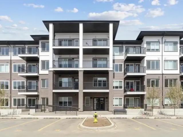 2.5 Bedroom Condo Chestermere AB 102846201