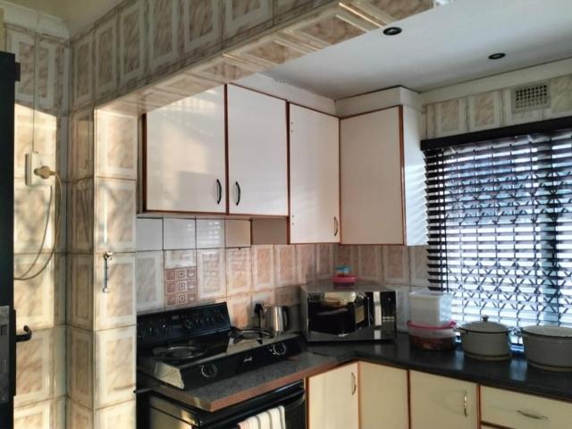 2.5 Bedroom House For Sale in Brackenham