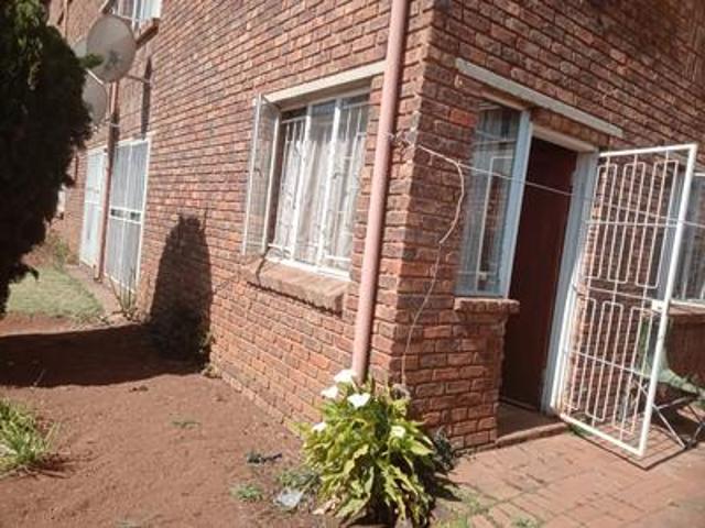 2.5 bedrrom flat to let in pretoria north