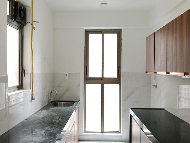 2.5 BHK Apartment in Thane West for resale Thane. The reference number is 18000512