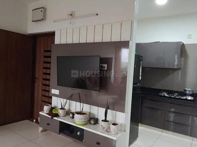 2.5 BHK Apartment in Vaishno Devi Circle for rent Ahmedabad. The reference number is 18551933
