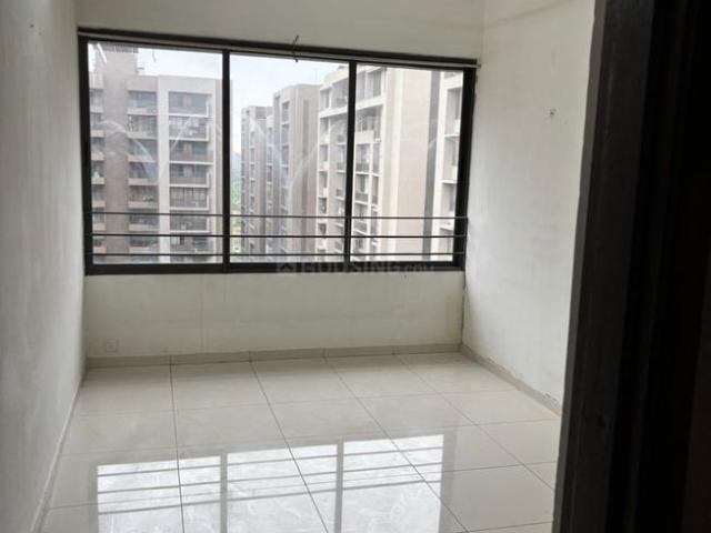 2.5 BHK Apartment in Vaishno Devi Circle for rent Ahmedabad. The reference number is 18765674