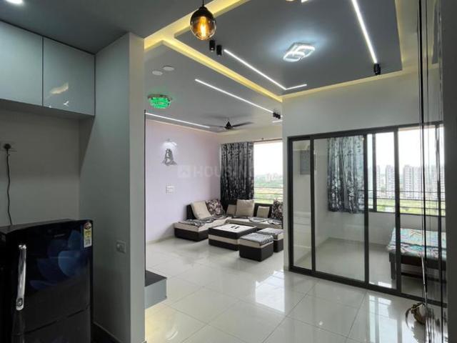 2.5 BHK Apartment in Vaishno Devi Circle for rent Ahmedabad. The reference number is 18765985