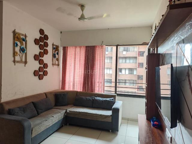 2.5 BHK Apartment in Vaishno Devi Circle for rent Ahmedabad. The reference number is 19996269