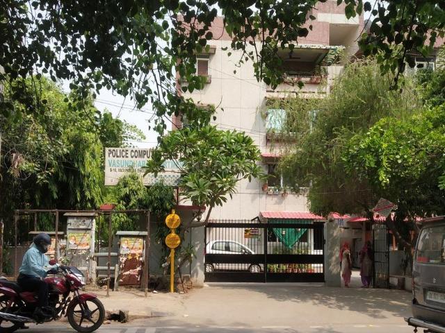 2.5 BHK Apartment in Vasundhara Enclave for resale New Delhi. The reference number is 20127509