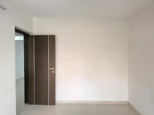 2.5 BHK Apartment in Vile Parle East for rent Mumbai. The reference number is 19420885