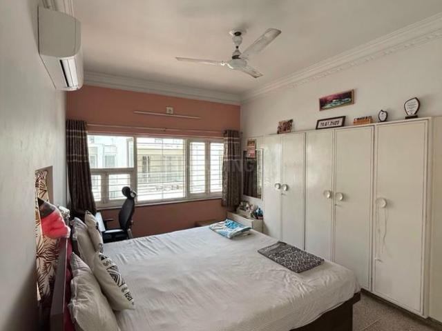 2.5 BHK Apartment in Ambawadi for resale Ahmedabad. The reference number is 20724617