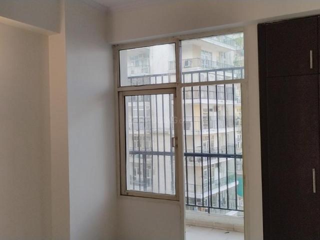 2.5 BHK Apartment in Crossings Republik for resale Ghaziabad. The reference number is 20690803