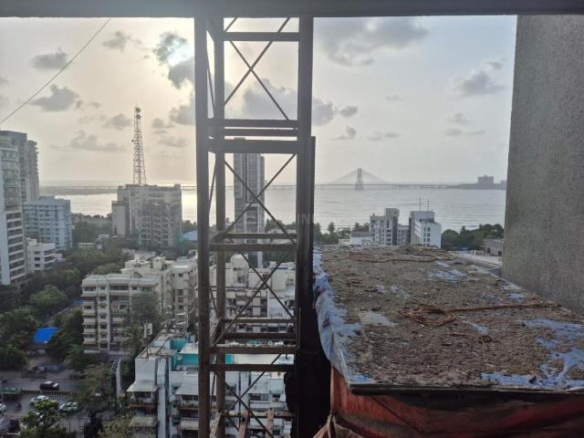2.5 BHK Apartment in Dadar West for resale Mumbai. The reference number is 20526710