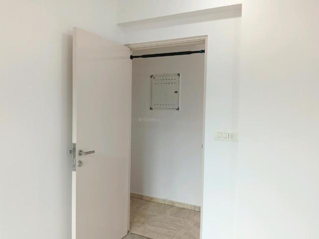 2.5 BHK Apartment in Hiranandani Estate for rent Thane. The reference number is 17717472