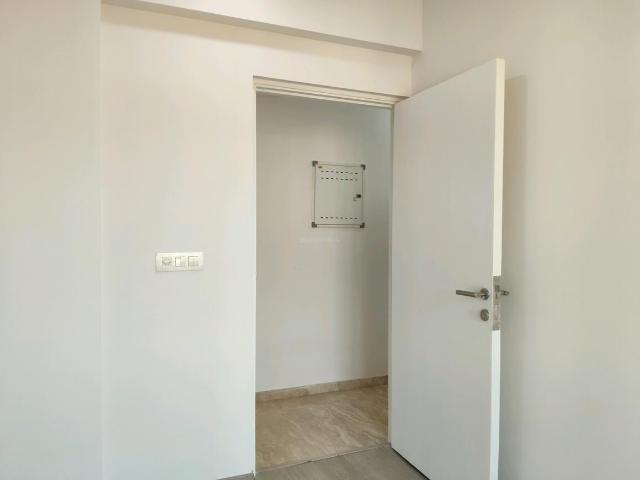 2.5 BHK Apartment in Hiranandani Estate for rent Thane. The reference number is 19654072