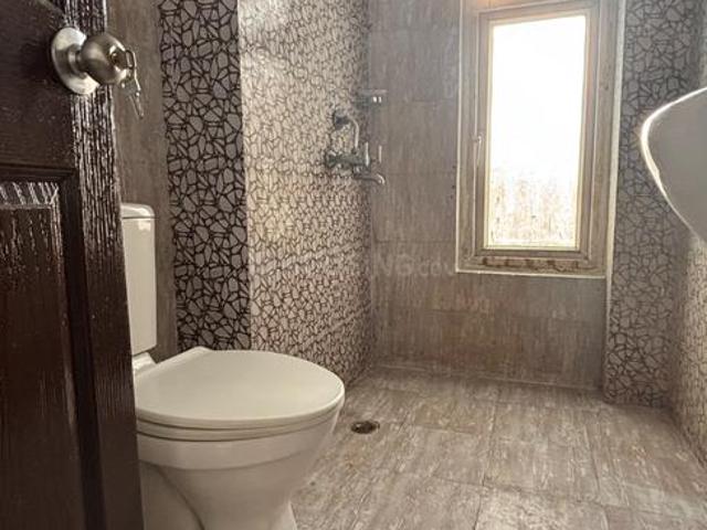 2.5 BHK Apartment in Indirapuram for resale Ghaziabad. The reference number is 19507884