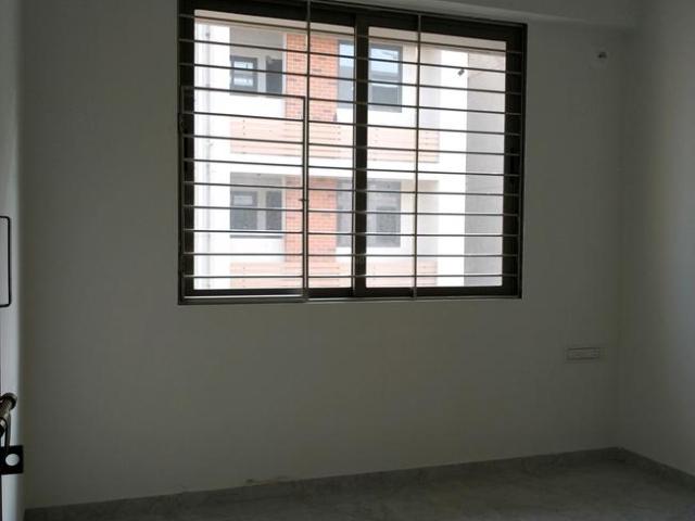 2.5 BHK Apartment in Jagatpur for rent Ahmedabad. The reference number is 19433119