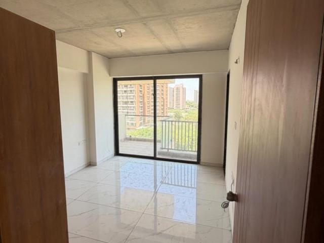 2.5 BHK Apartment in Jagatpur for rent Ahmedabad. The reference number is 20255856