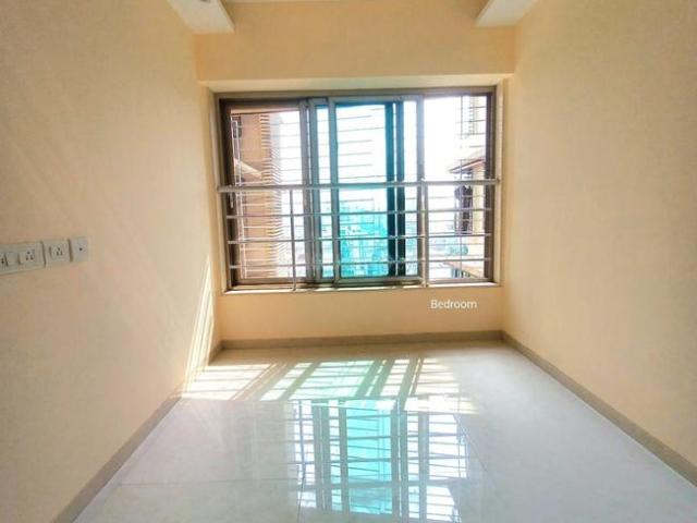 2.5 BHK Apartment in Juhu for rent Mumbai. The reference number is 19698407