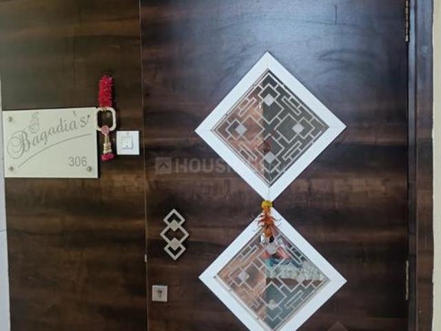 2.5 BHK Apartment in Kandivali West for resale Mumbai. The reference number is 20538621