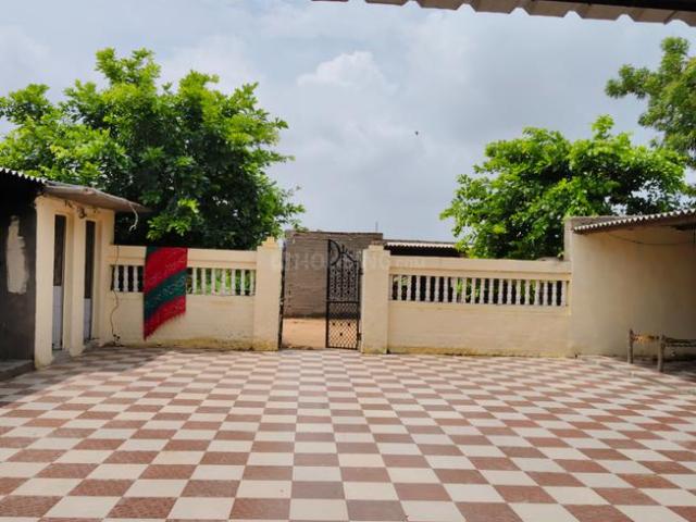 2.5 BHK Apartment in Palanpur for rent Banaskantha. The reference number is 17623499