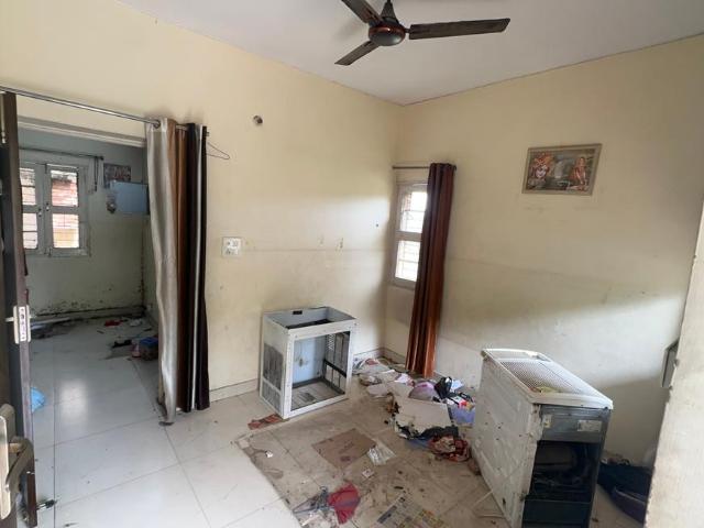 2.5 BHK Apartment in Paschim Vihar for resale New Delhi. The reference number is 20825908