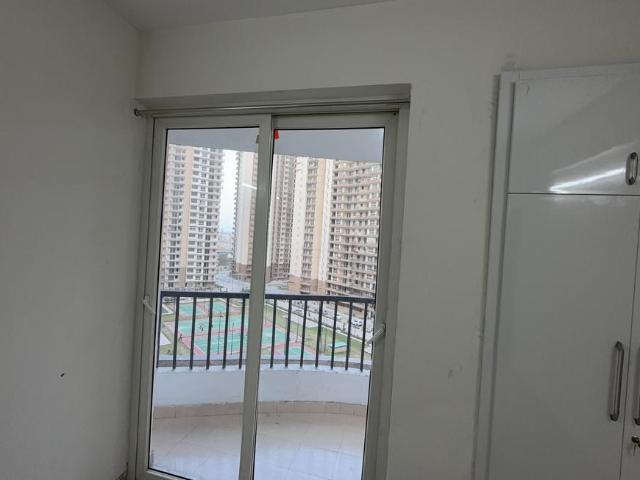 2.5 BHK Apartment in Sector 107 for rent Noida. The reference number is 20501845