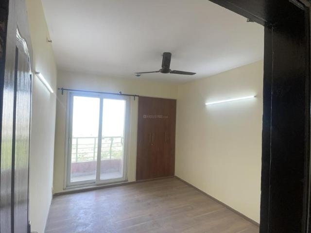 2.5 BHK Apartment in Sector 110 for rent Noida. The reference number is 20490111
