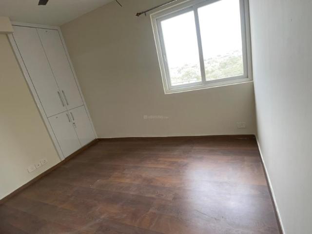 2.5 BHK Apartment in Sector 110 for rent Noida. The reference number is 20568469