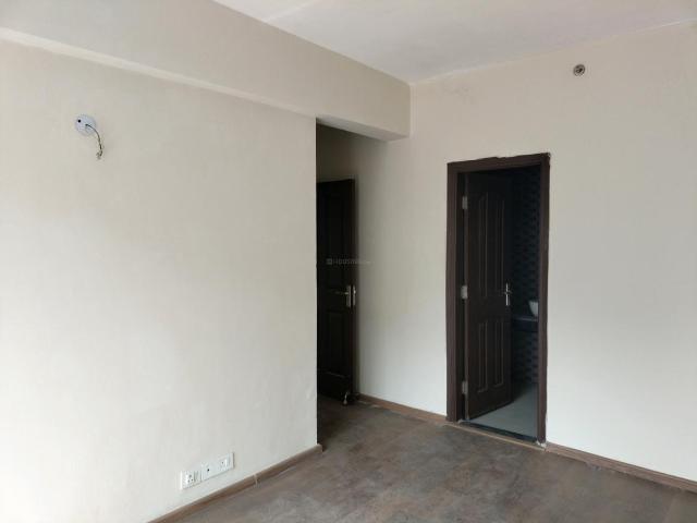 2.5 BHK Apartment in Sector 110 for resale Noida. The reference number is 20744195