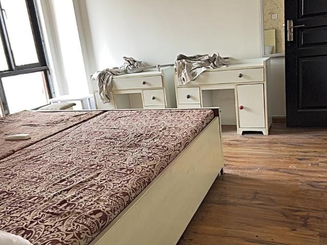 2.5 BHK Apartment in Sector 137 for rent Noida. The reference number is 19898406