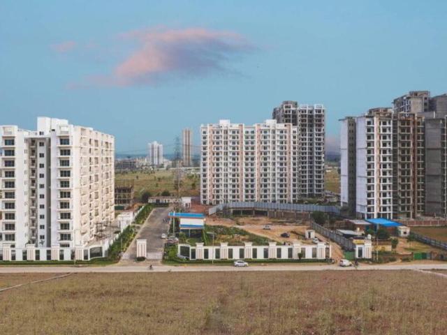 2.5 BHK Apartment in Sector 70 for resale Gurgaon. The reference number is 19774214