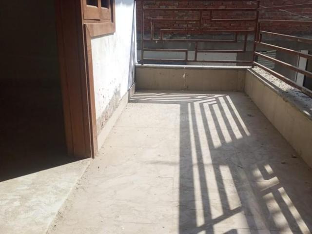 2.5 BHK Apartment in Sector 74 for resale Noida. The reference number is 20054918