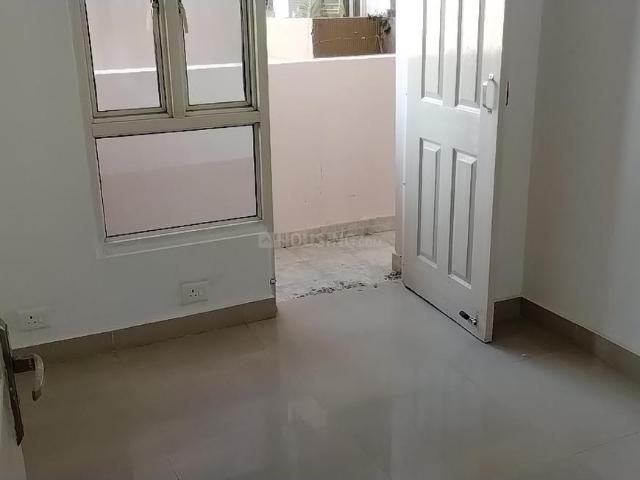 2.5 BHK Apartment in Sector 74 for resale Noida. The reference number is 20114824