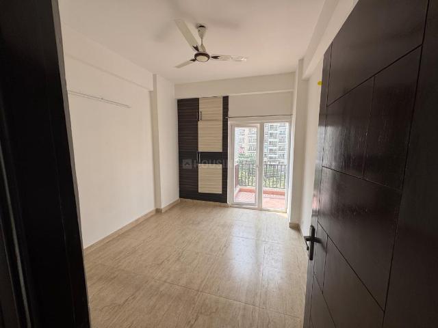 2.5 BHK Apartment in Sector 75 for rent Noida. The reference number is 18915943